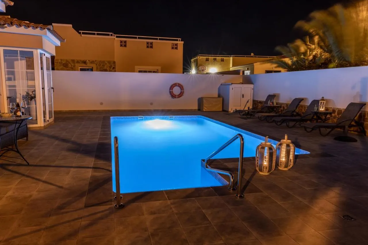 Perfect For Family Holidays With Private Pool, Near Beach And Golf- Villa Ashley Costa De Antigua Spain